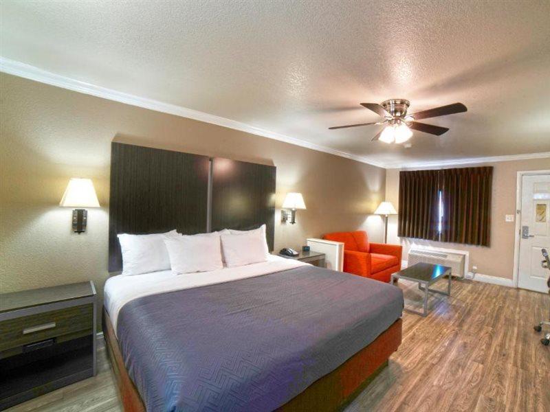 Econo Lodge Inn & Suites Corpus Christi Exterior photo