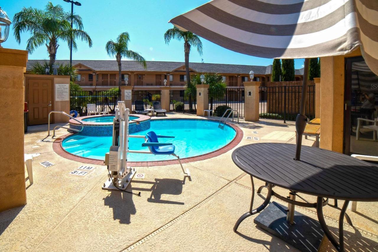 Econo Lodge Inn & Suites Corpus Christi Exterior photo