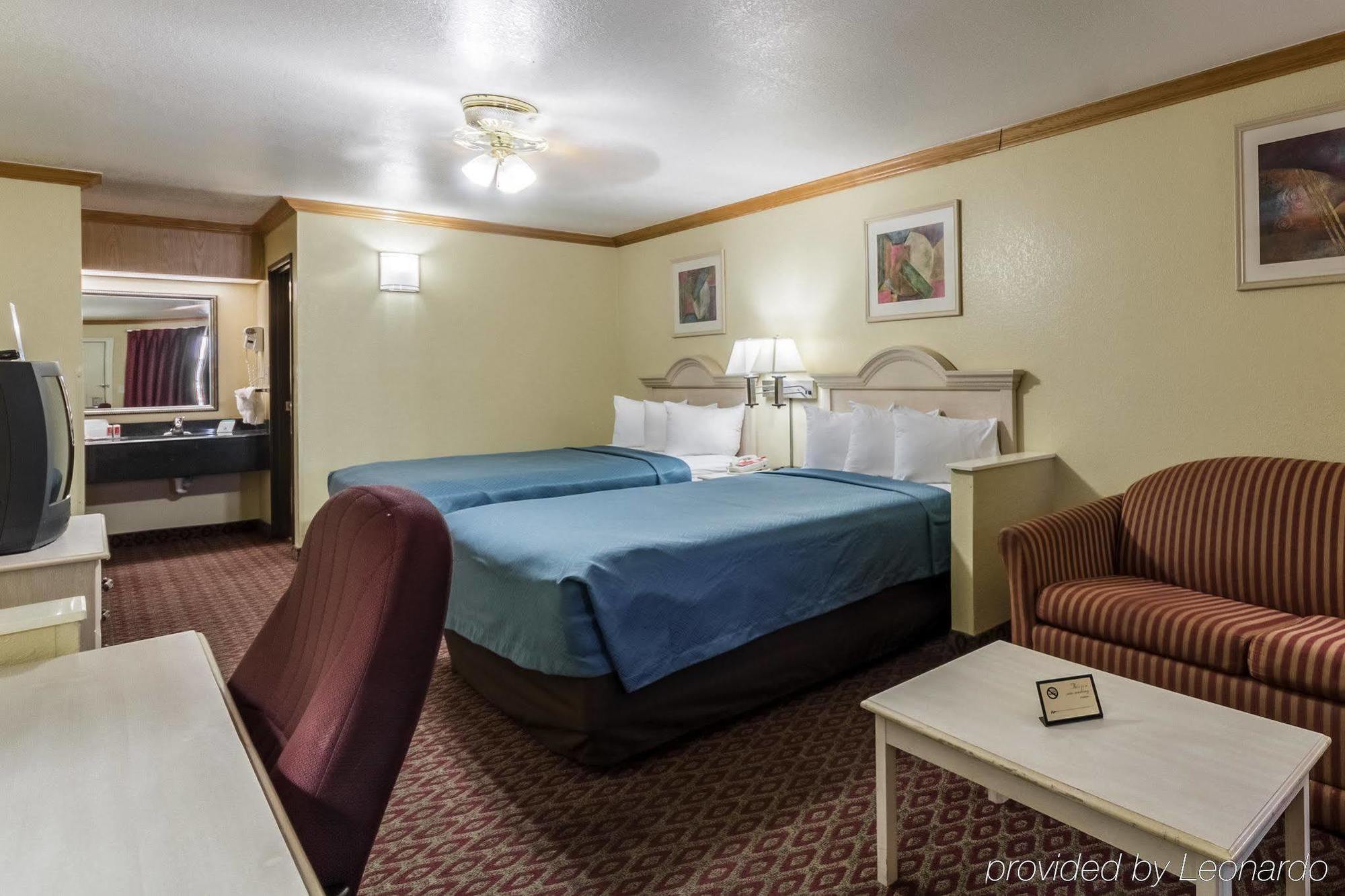 Econo Lodge Inn & Suites Corpus Christi Exterior photo