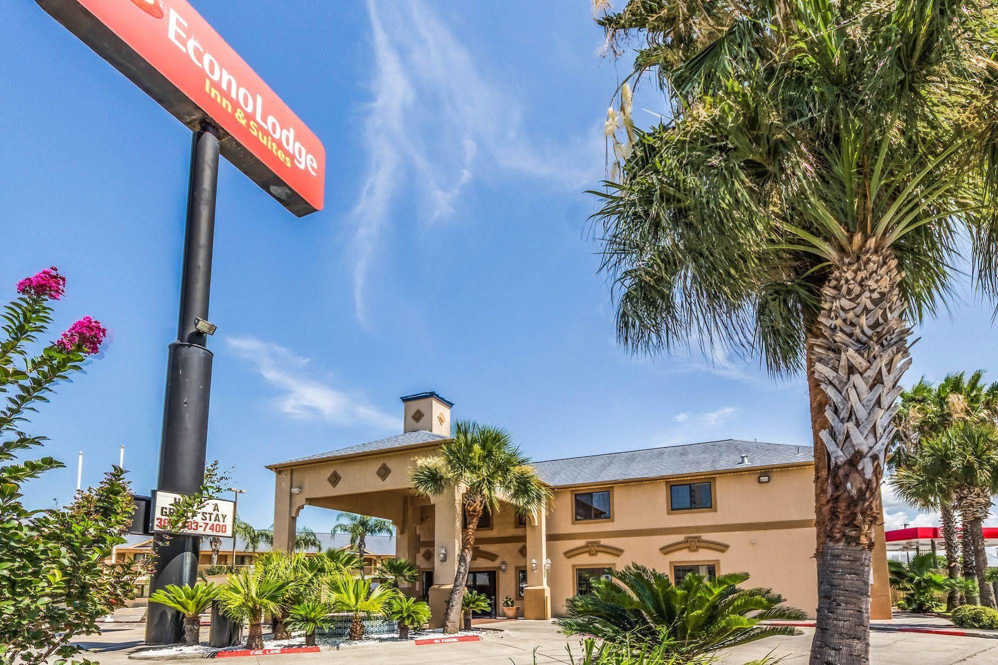Econo Lodge Inn & Suites Corpus Christi Exterior photo